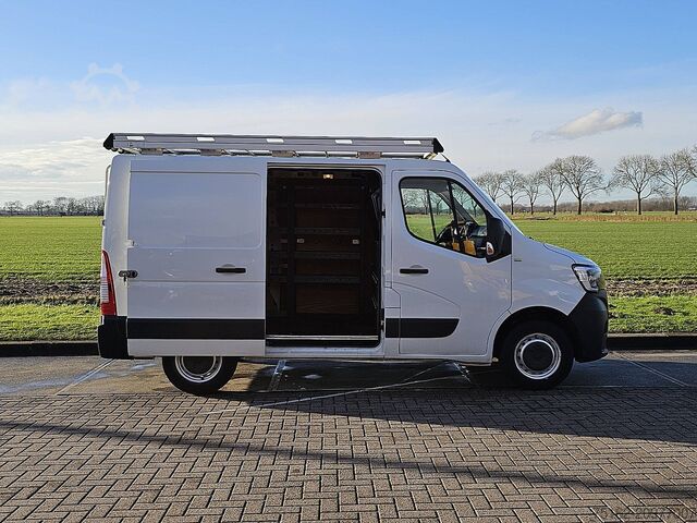 High-roof van RENAULT MASTER 2.3 DCI 135 L1H1