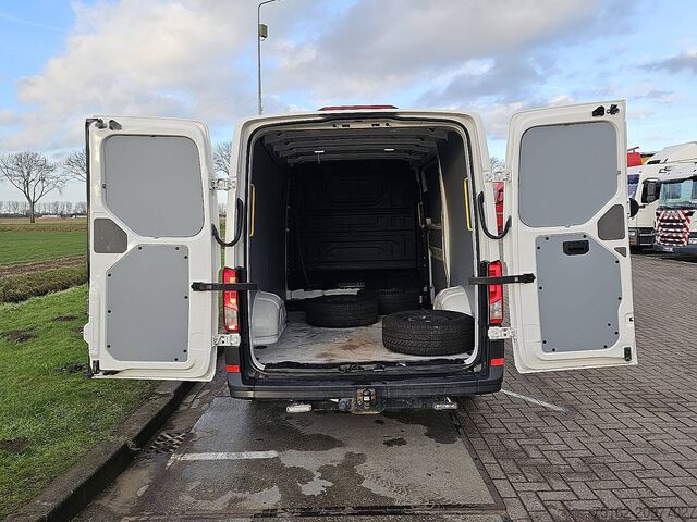 High-roof van VOLKSWAGEN CRAFTER 30 2.0 TDI 102 L2H1