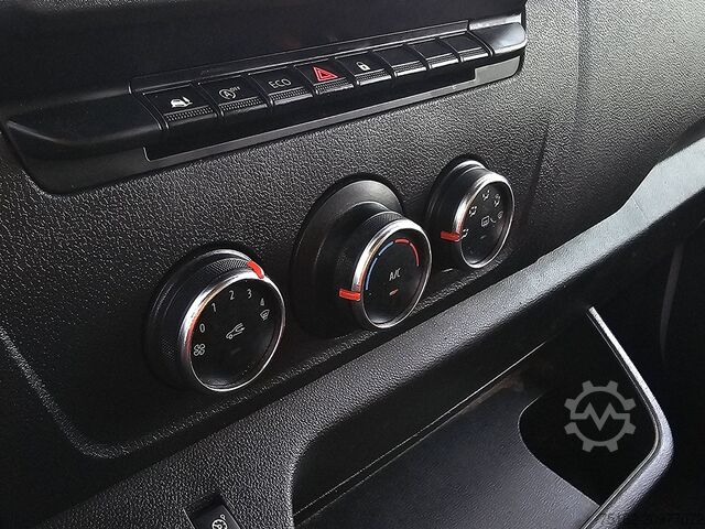 Reefer van RENAULT MASTER 2.3 DCI 130 FRIGO