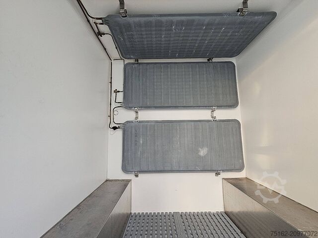 Reefer van RENAULT MASTER 2.3 DCI 130 FRIGO
