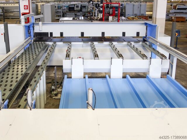 Plattensäge mit automatischer Beschickung HOLZMA HPP 250/43/43