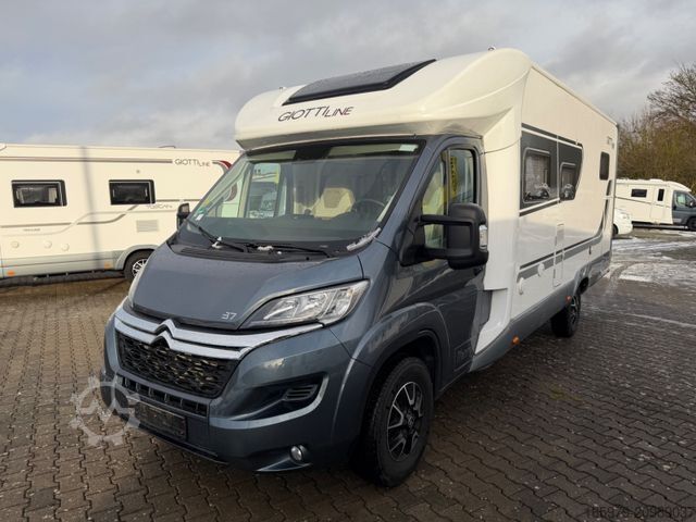 Semi-integrated camper GIOTTILINE Therry T37