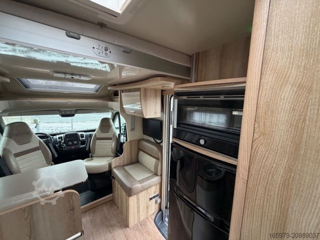 Semi-integrated camper GIOTTILINE Therry T37