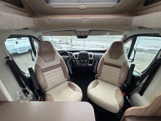 Semi-integrated camper GIOTTILINE Therry T37