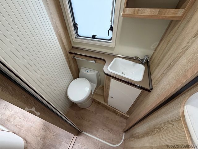 Semi-integrated camper GIOTTILINE Therry T37