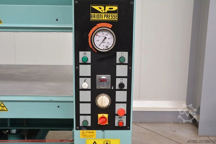 Hydraulic veneer press 3000x1300 BAIONI Prasa do forniru