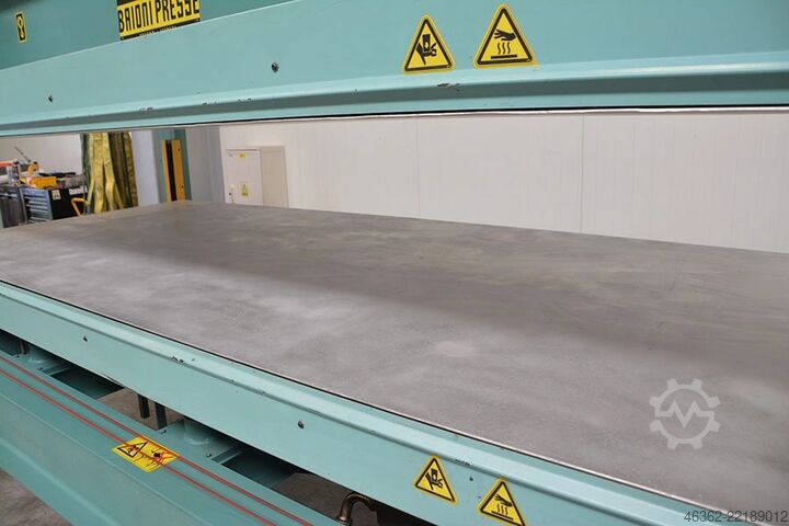 Hydraulic veneer press 3000x1300 BAIONI Prasa do forniru