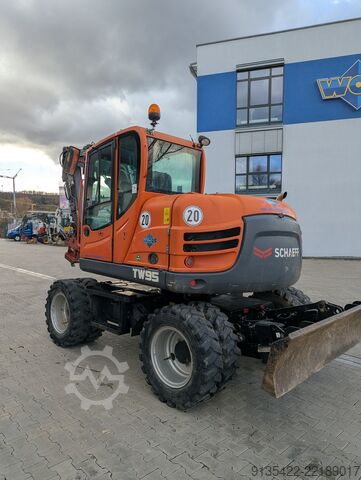 Mobile excavator Yanmar TW 95