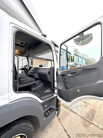 Box van MERCEDES-BENZ 818 Atego