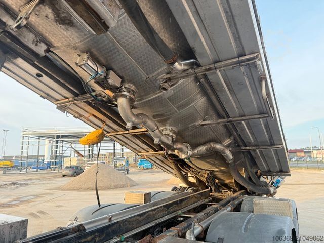 Saugwagen MAN TGA 26.400 6x4 MORO 13.700 l. ADR Edelstahl