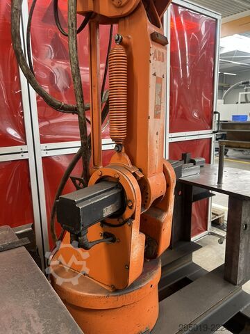 Industrial robot ABB IRB 1500 - defective ABB Robotics Typ IRB 1500 mit S3-Steuerung