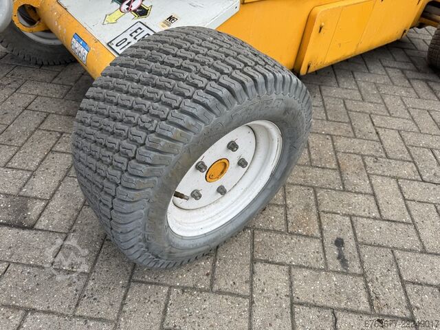 Niftylift Nifty HR12 NE Articulating Boom Lift 4x2 Electric 2012 12m Working Height NIFTYLIFT HR12 NE Knikarmhoogwerker 4x2 Elektrisch 2012 12M werkhoogte