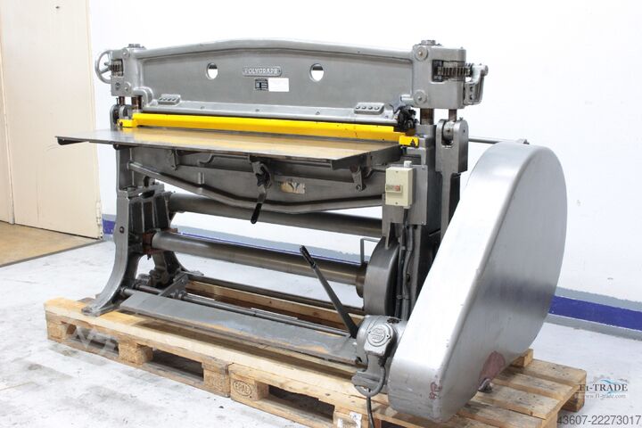 Stauchmaschine - Cardboard Grooving Polygraph BN 135