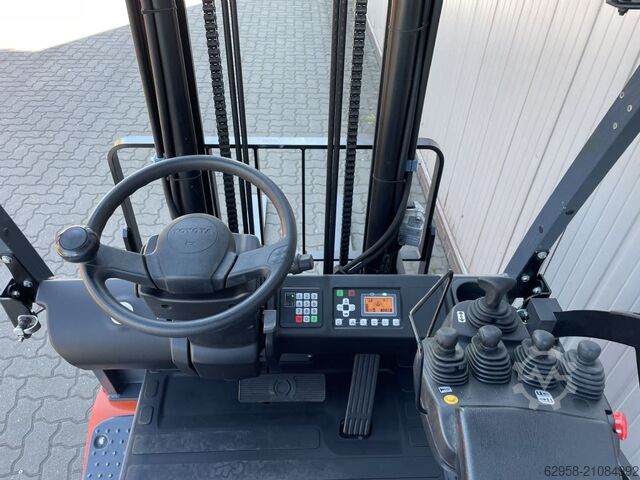 Elektro 4 Rad-Stapler Toyota 8FBMKT30 - AKKU 91%