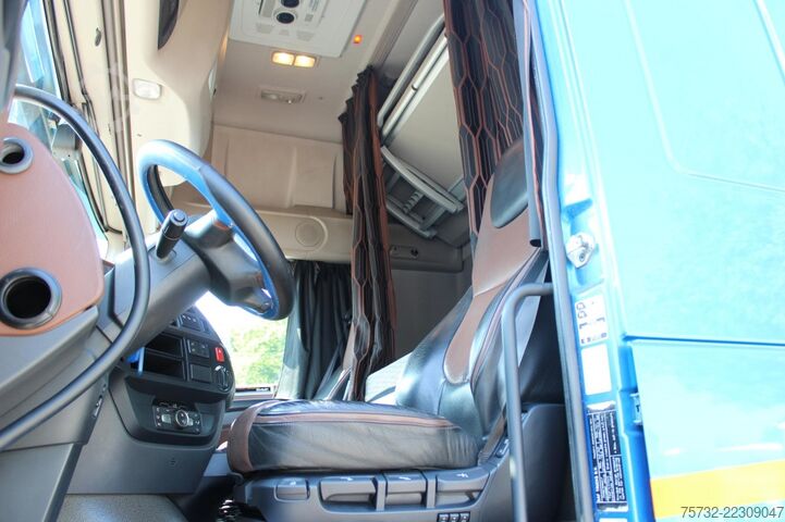 Standard tractor unit Daf 530 SSC  Navi  Kühlbox  Leder  Standklima   ACC