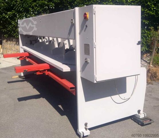 Hydraulic guillotine shear Beyeler VR6,5x4100