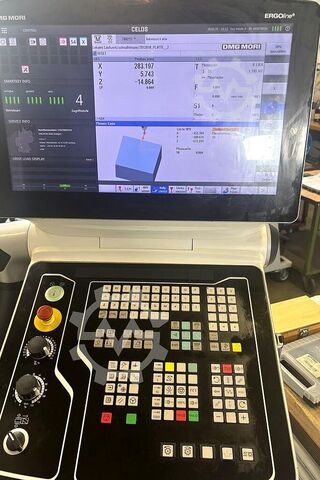 Vertical machining center Deckel Maho DMC 850 V