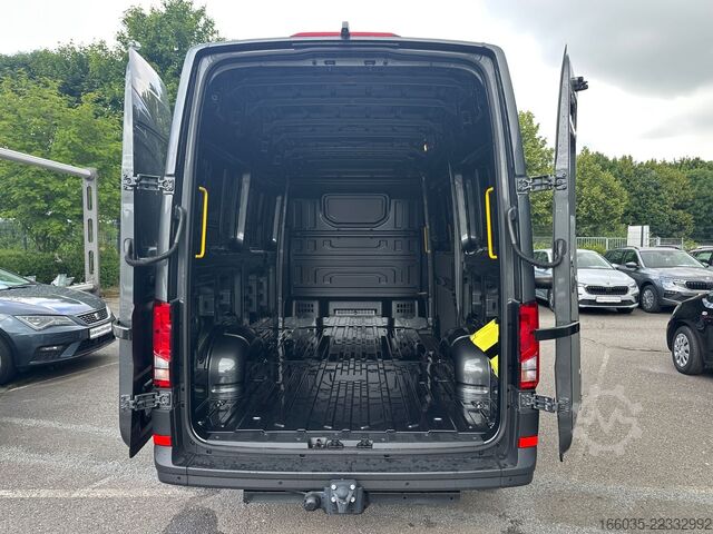 High top van VOLKSWAGEN Crafter Kombi Kasten 35 L3H3 4Motion AHK 270Türe