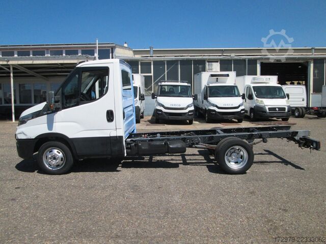 Van chassis IVECO 35 C13*Fahrgestell*