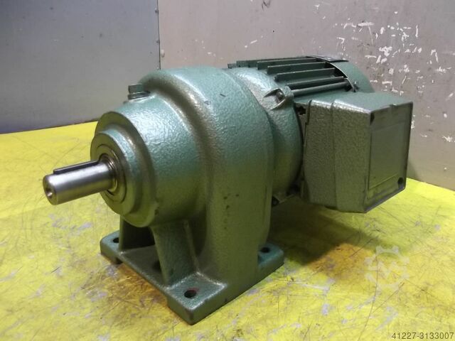 Gear motor 0.25 kW 120 rpm VDE 01.71S/4