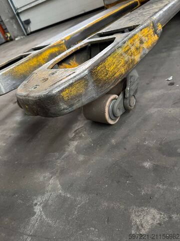 Elektrische Niederhubwagen Jungheinrich ERE 225