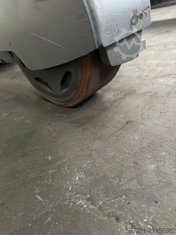 Elektrische Niederhubwagen Jungheinrich ERE 225