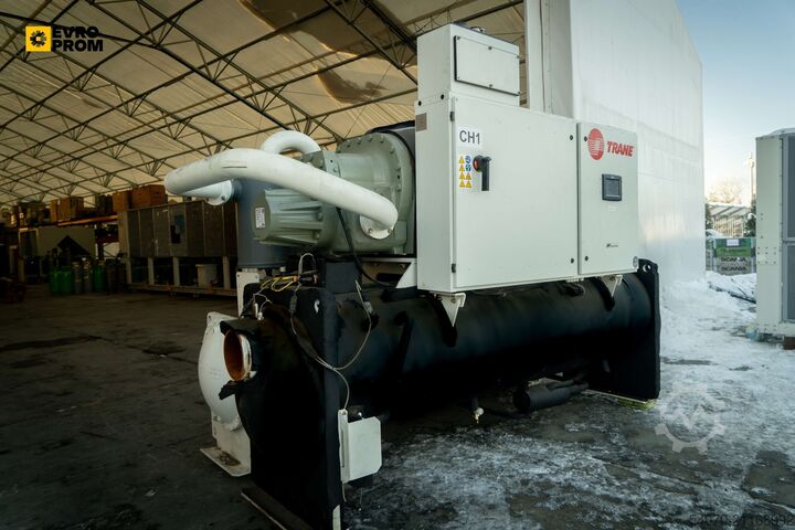 Kältemaschine Used Watercooled chiller TRANE RTHD 300 SE 1055 kW. 2016 yom