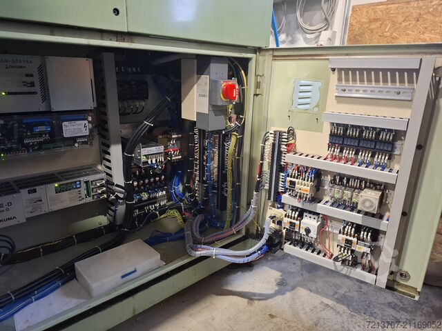 Vertikales Bearbeitungszentrum Okuma keine DMG Mori VR40