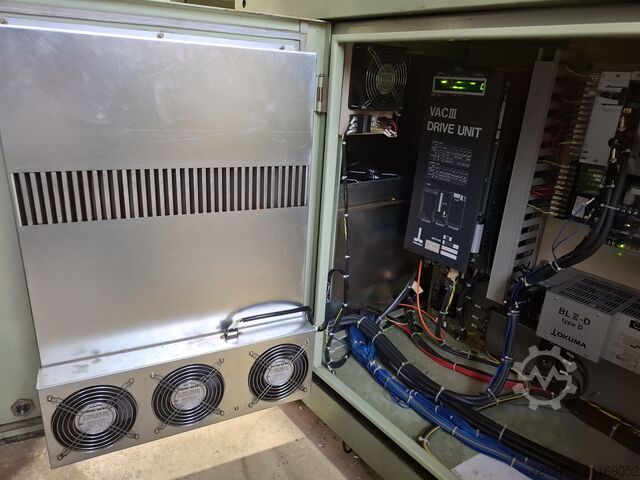 Vertikales Bearbeitungszentrum Okuma keine DMG Mori VR40