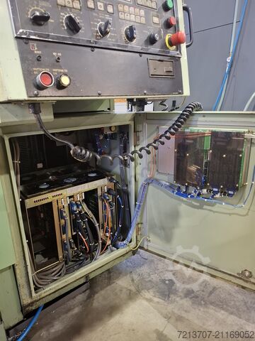 Vertikales Bearbeitungszentrum Okuma keine DMG Mori VR40