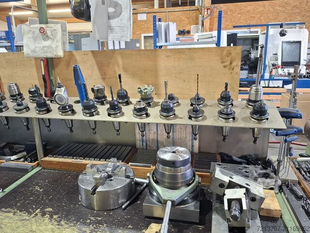 Vertikales Bearbeitungszentrum Okuma keine DMG Mori VR40