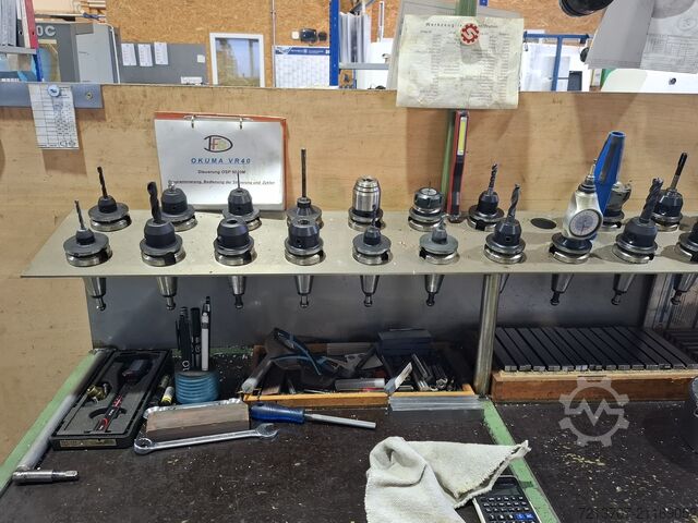 Vertikales Bearbeitungszentrum Okuma keine DMG Mori VR40