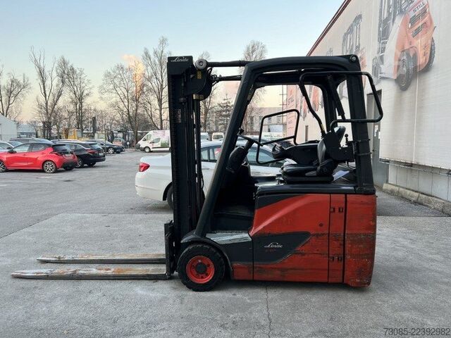 Electric 3-wheel forklift Linde E16H