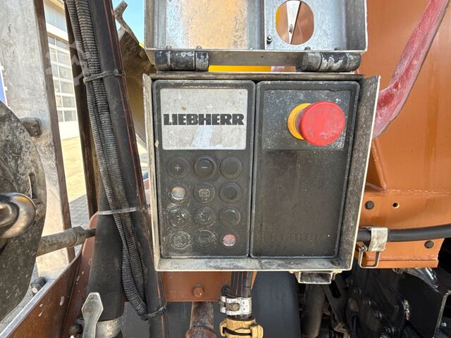Betonmischer LKW MAN 35.400 8x4 BB CH Betonmischer Liebherr