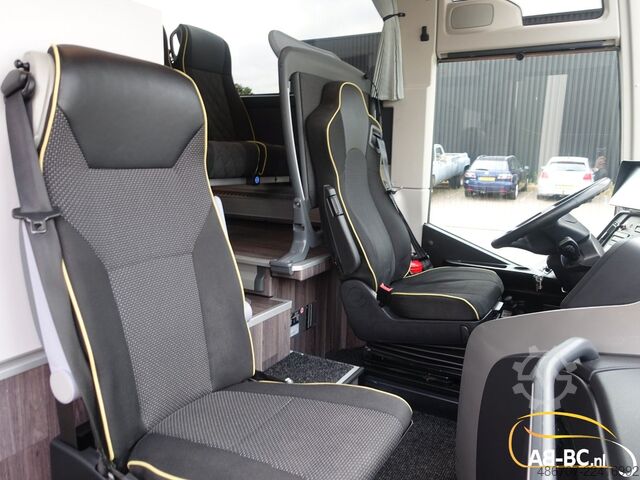 Motor coach MERCEDES-BENZ Tourismo RHD, 55 Sitze, Euro 6