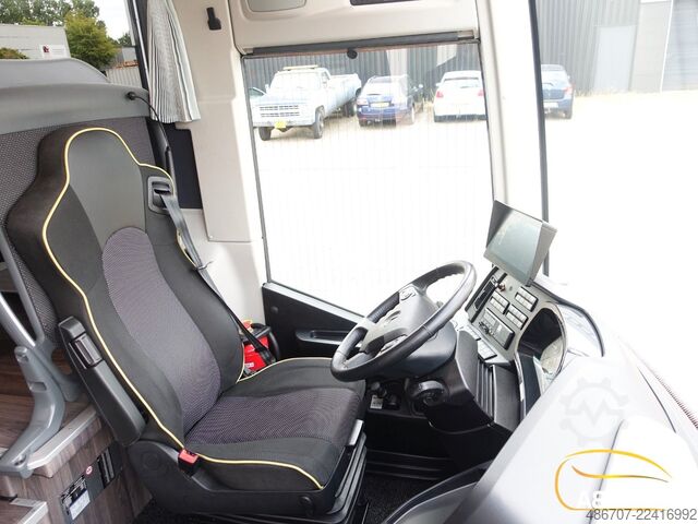 Motor coach MERCEDES-BENZ Tourismo RHD, 55 Sitze, Euro 6