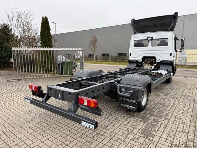 Transporter Fahrgestell MERCEDES-BENZ Atego 818 L Fahrgestell/Klima/SCHALTER/EURO6D