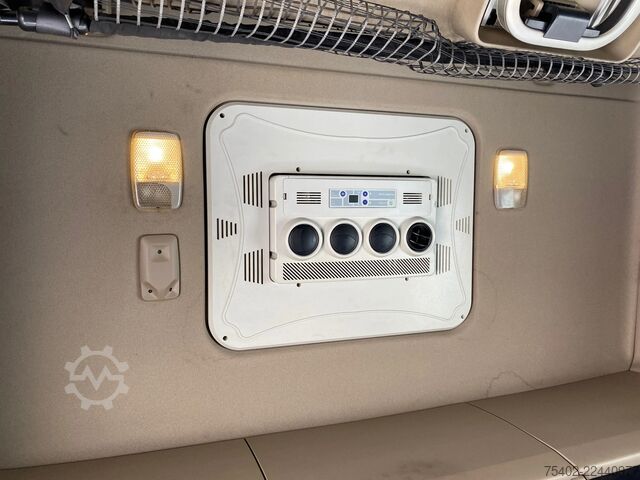 Standard tractor Scania R520 V8 / 6x2/4 / Retarder / Full air suspensio...