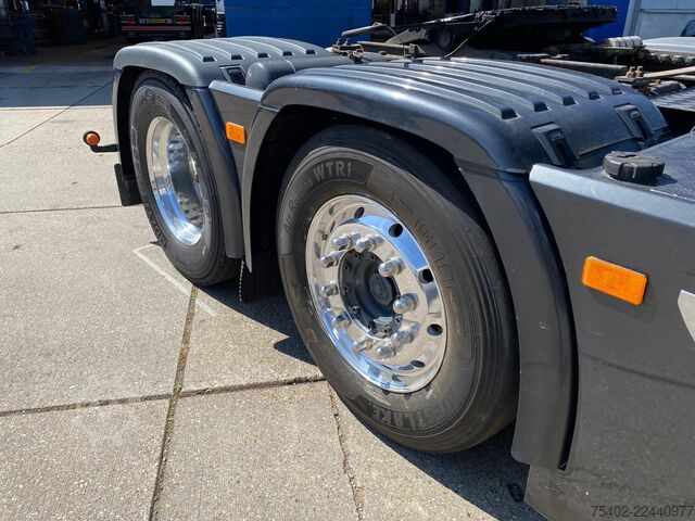 Standard tractor Scania R520 V8 / 6x2/4 / Retarder / Full air suspensio...