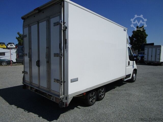 Box van PEUGEOT Boxer  2.0L 130PS*3-Achser+Türen+Rampe hinten*