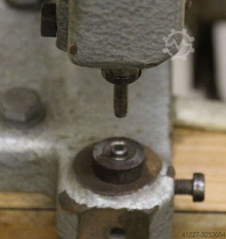 Button machine Astor 862