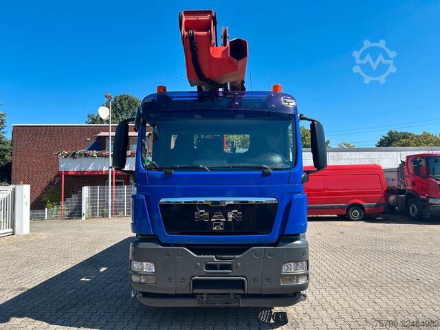 Truck mounted crane MAN 28.400 Dachdeckerkran PK 40001 28 Meter 6x4-4