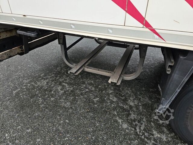 Reefer semitrailer SCHMITZ CARGOBULL SKO24/L-13.4 FP 45-Liftachse-Palettenkasten-Blum