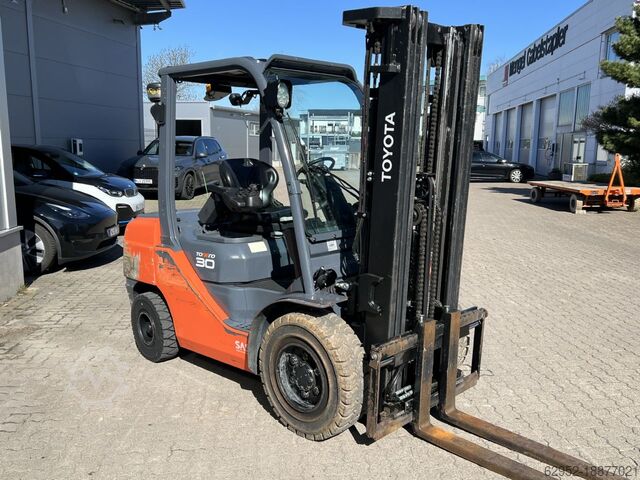 Dieselstapler Toyota 02-8 FDF 30