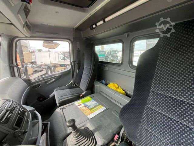 Dreiseitenkipper LKW MERCEDES-BENZ Axor 1826 K 4x2 2-Achs Kipper Kran Greiferst. de