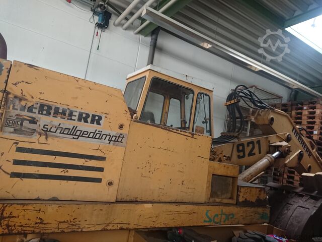 Mobilbagger Baumaschinen Bagger Liebherr A 921 C