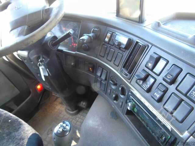 Fahrgestell mit Fahrerhaus Volvo FH 380 + 6X2 + MANUAL