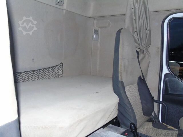 Tipper Renault Kerax 410DXI + 8X4 + MANUAL + SPRING