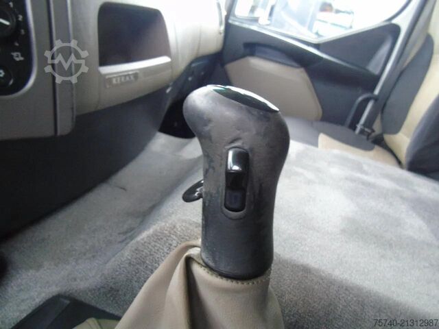Tipper Renault Kerax 410DXI + 8X4 + MANUAL + SPRING