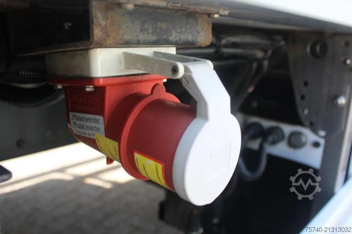 Refrigerated/freezer transport Volvo FE 280 + CARRIER + ATP/FRC + LIFT /EURO 6/ 19T